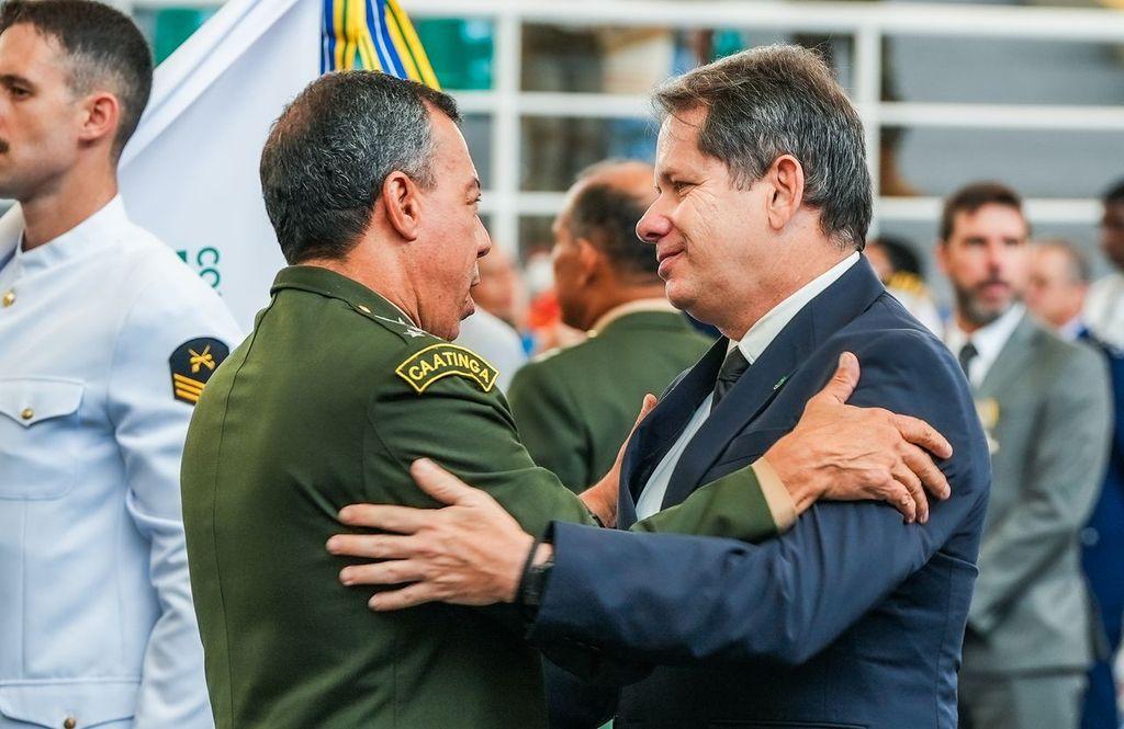 Comitê Olímpico do Brasil recebe Medalha Mérito Desportivo Militar no Rio de Janeiro