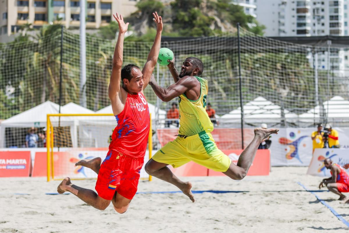 ‘Salvo’ pelo beach handball, André Luiz quer transformar vidas através do esporte