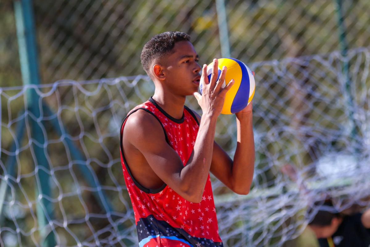 Jovem maranhense de cidade violenta transforma seu destino e desponta no vôlei de praia