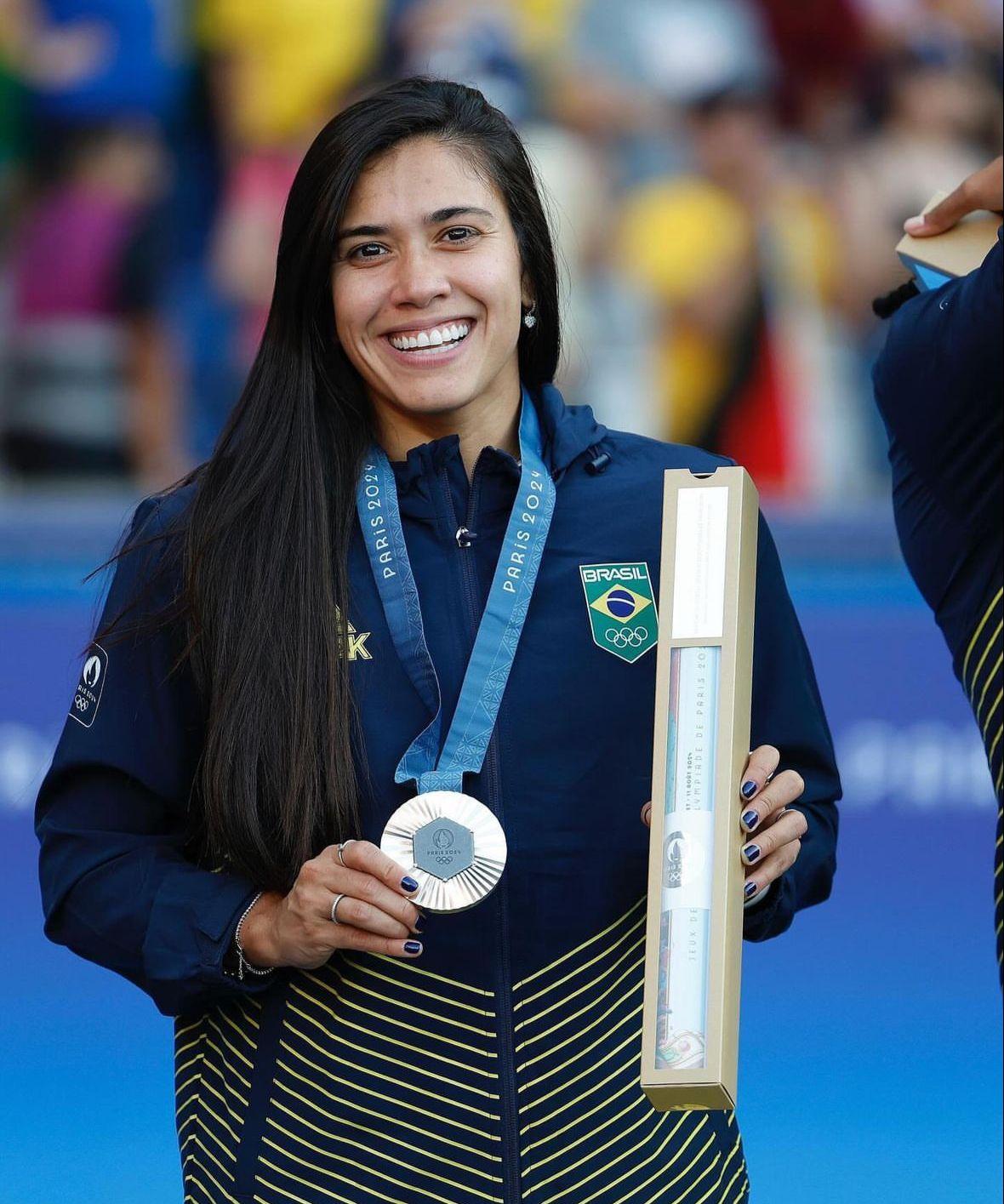 Antônia, prata com a seleção em Paris 2024