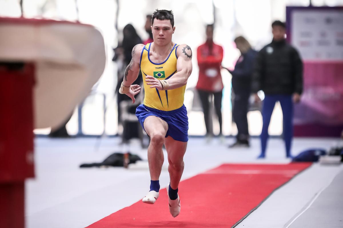 Yuri Guimarães destaca aprendizado com erros ao ser ouro no salto em Santa Fé 2026