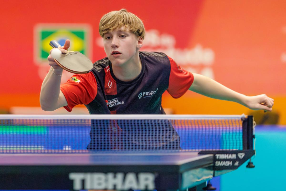 Catarinense Vinicius Eduardo conquista duas medalhas e é um dos destaque do tênis de mesa nos JJ CAIXA Brasília 2025