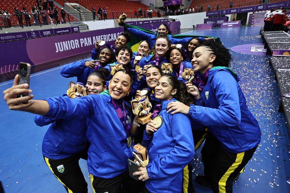 RESUMO ASU: Brasil tem títulos no vôlei e handebol feminino 