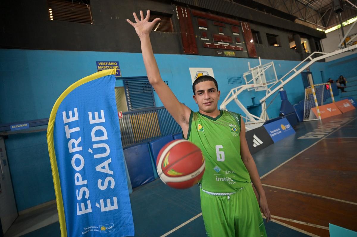 Vibrante, pivô do Acre encontra no basquete o seu rumo