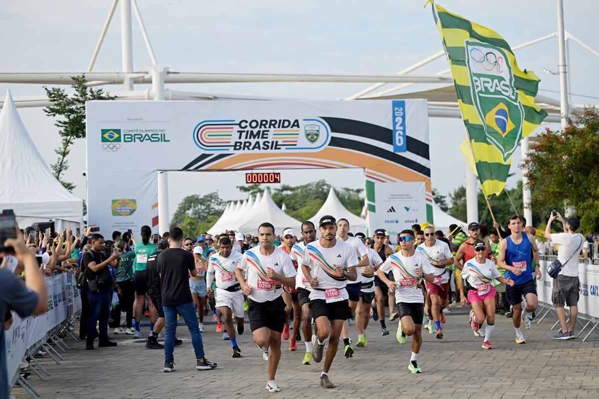 Corrida Time Brasil vira festa olímpica com ídolos do esporte e milhares de corredores no Rio