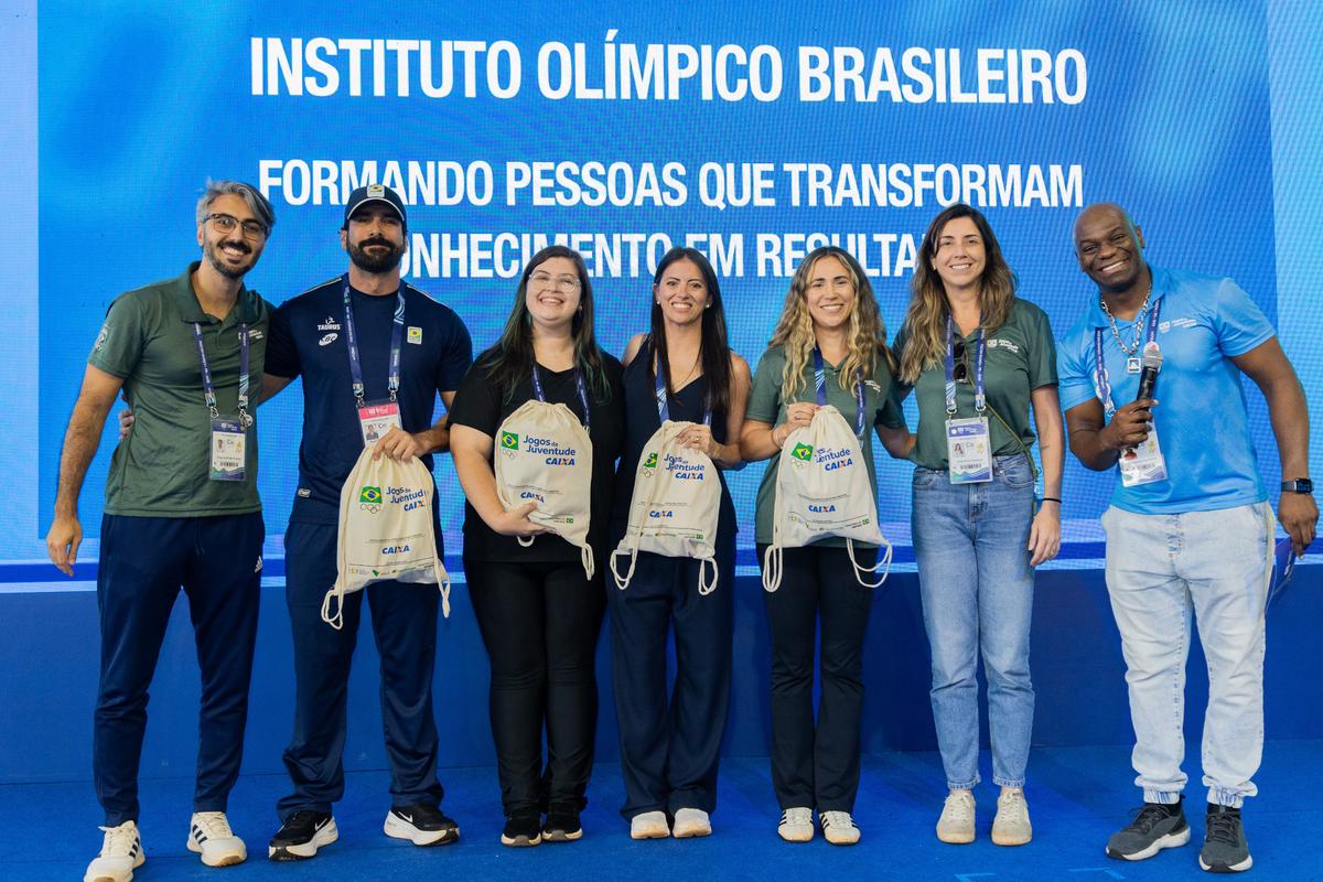 Alunos-destaque do CAGE são homenageados no palco principal dos Jogos da Juventude CAIXA 2026