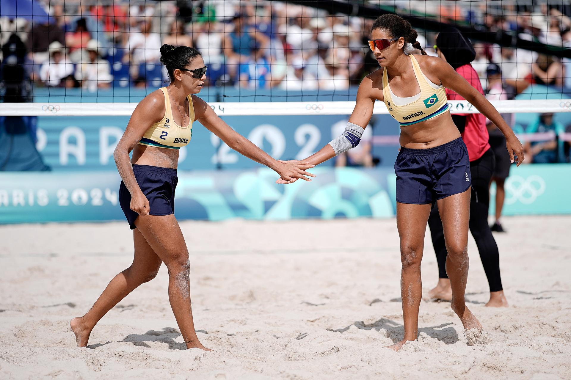 Ana Patrícia e Duda Lisboa enfrentam dupla do Egito - Foto: Alexandre Loureiro/COB Ana Patrícia e Duda Lisboa enfrentam dupla do Egito - Foto Alexandre Loureiro COB