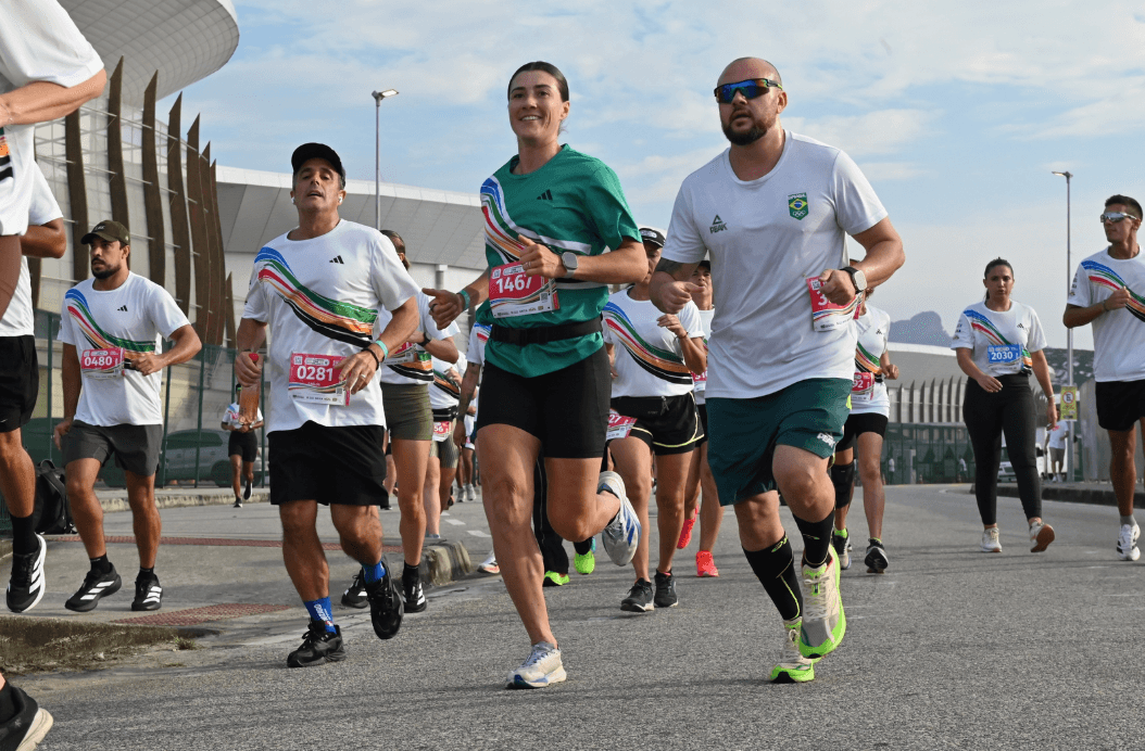 Atletas do Time Brasil aderem ao 'Let’s Move' no Dia Olímpico e convidam o público a se movimentar