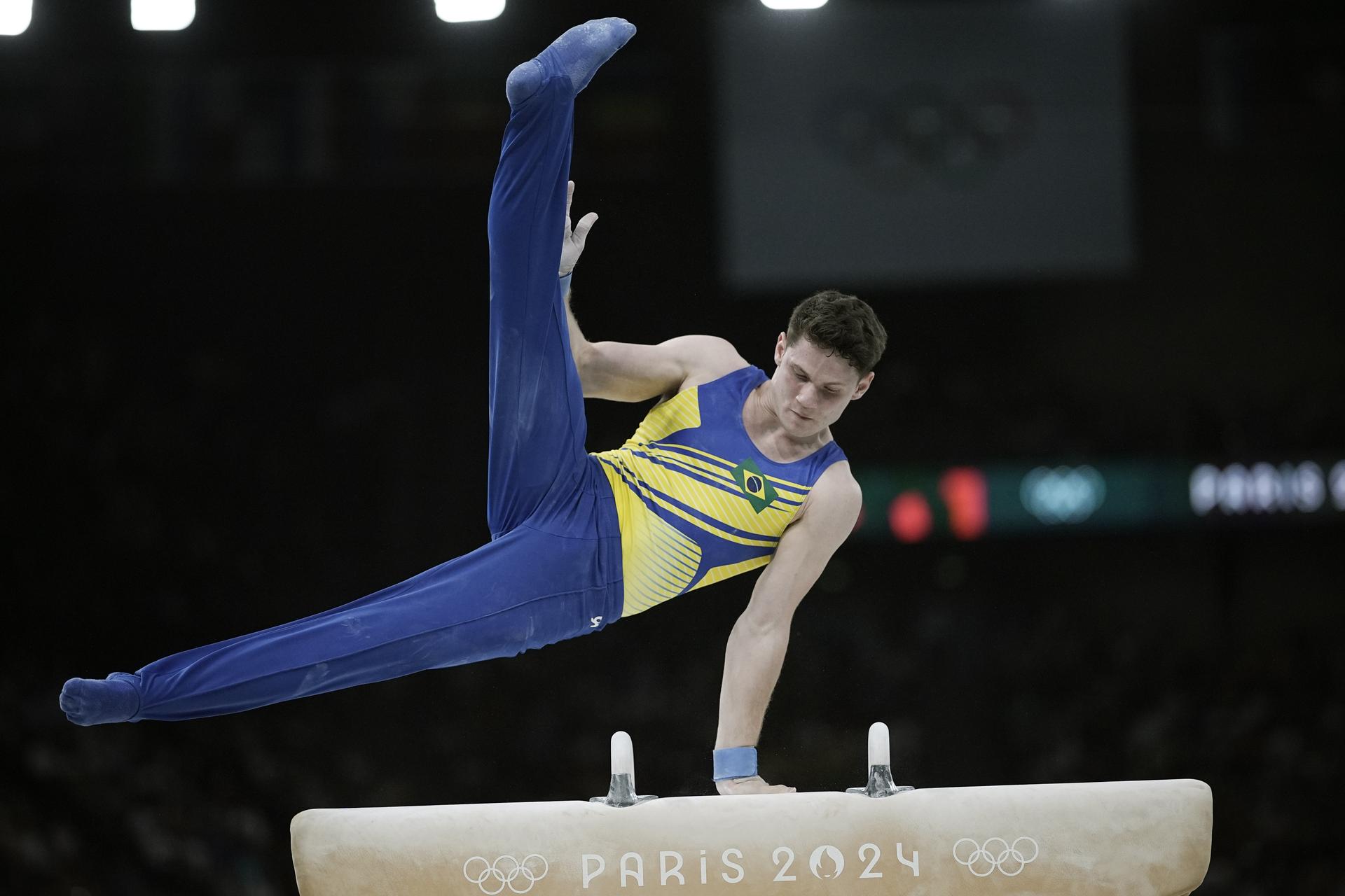 Diogo Soares compete na final individual geral masculina. Foto: Alexandre Loureiro/COB. Diogo Soares compete na final individual geral masculina. Foto Alexandre Loureiro COB.