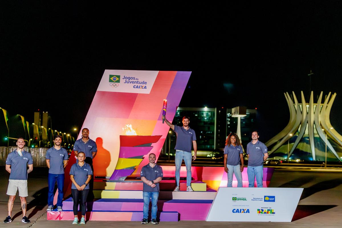 Acendimento da pira marca o início dos Jogos da Juventude CAIXA 2025 em Brasília