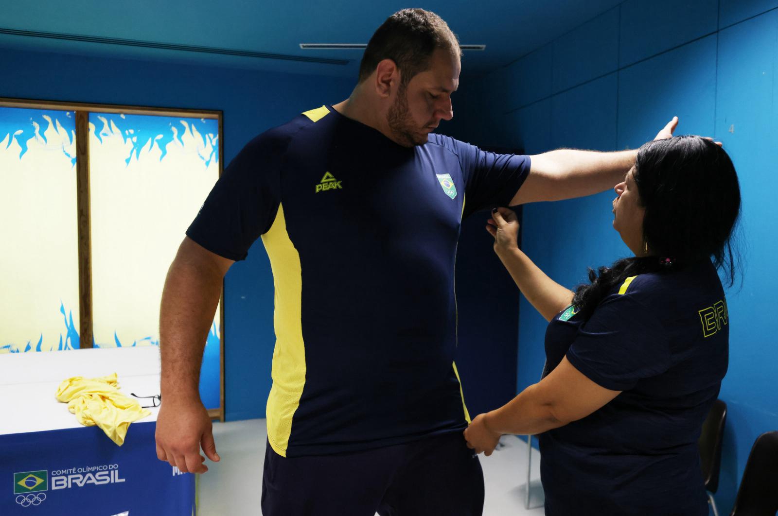 Operação de uniformes para a equipe do Judô. Na imagem o atleta Rafael Silva - Foto Luiza Moraes/COB Operação de uniformes para a equipe do Judô. Na imagem o atleta Rafael Silva - Foto Luiza Moraes COB