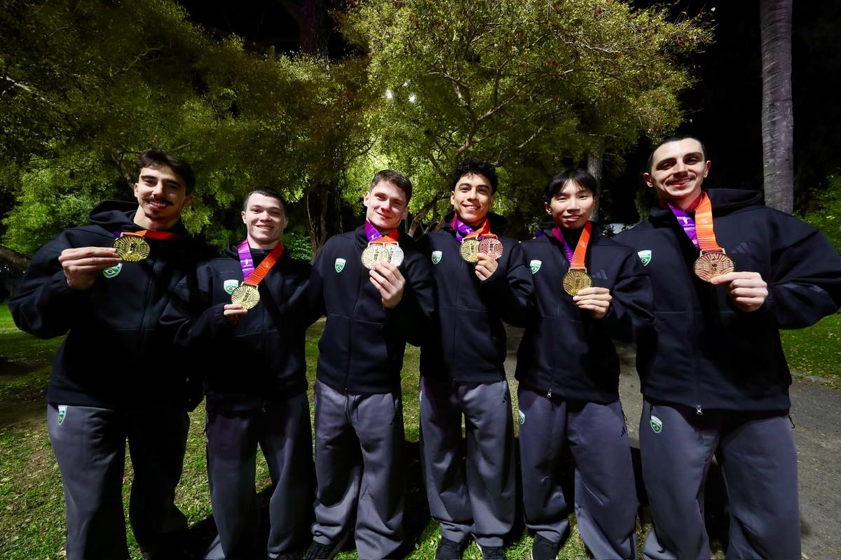 Ginástica Artística masculina é campeã por equipes e Diogo Soares e Patrick Sampaio sobem ao pódio no individual geral