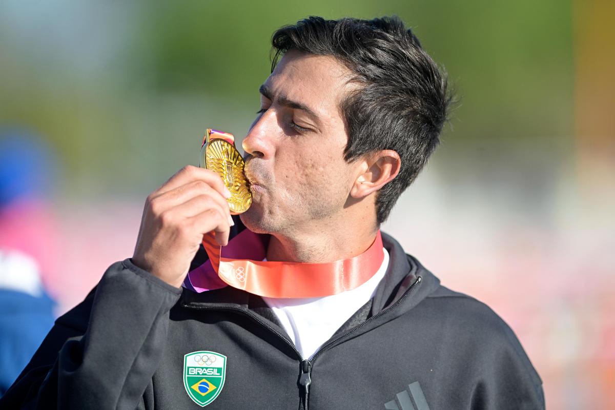 "É um sonho realizado": Caio Bonfim supera vento e ritmo forte dos rivais para conquistar o ouro